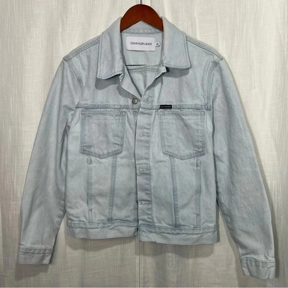Calvin Klein Oversized Light Wash Denim Trucker Jacket Women's Size M - Picture 1 of 8